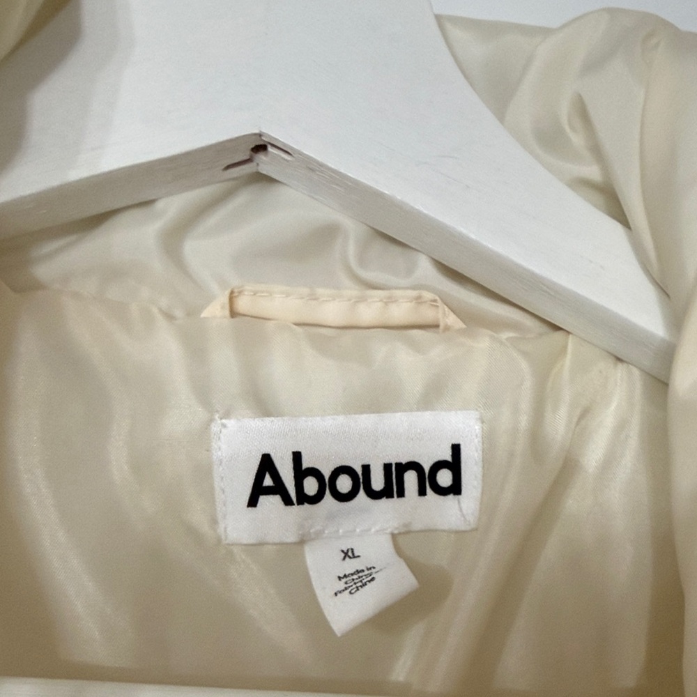 Abound Cream Puffer Jacket - Picture 3 of 3